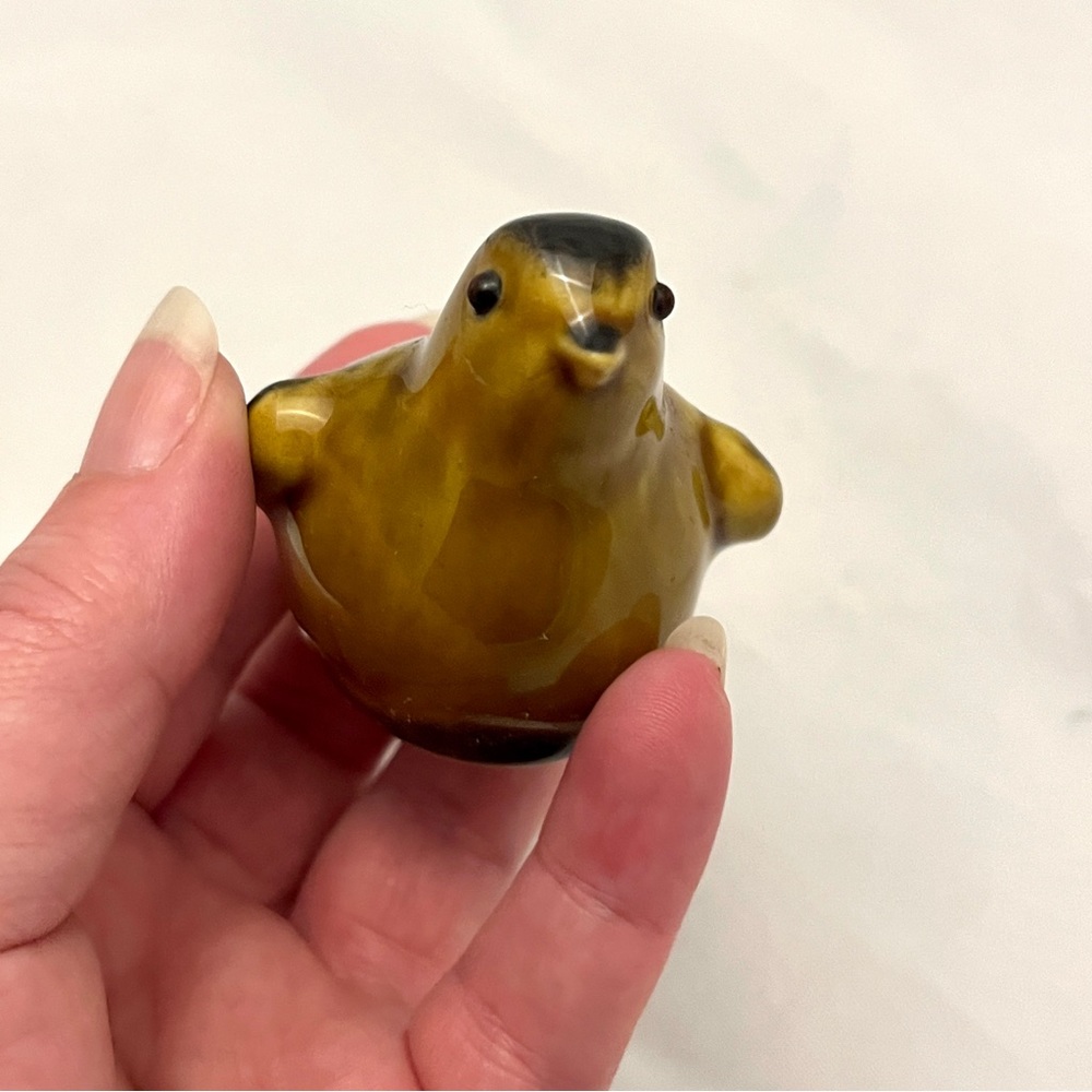 Vintage Miniature Bird Ceramic Figurine, Yellow Brown, Unsigned, EUC - Picture 5 of 5